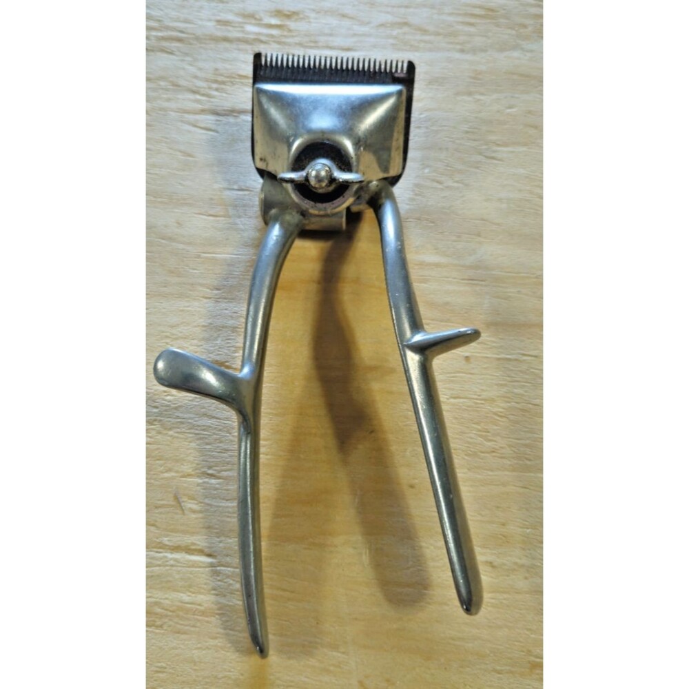 Vintage Oster Model 105 Hand Hair Clippers Antique Barber Tool Made in USA